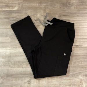 FIGS yola black scrub pants in M Regular